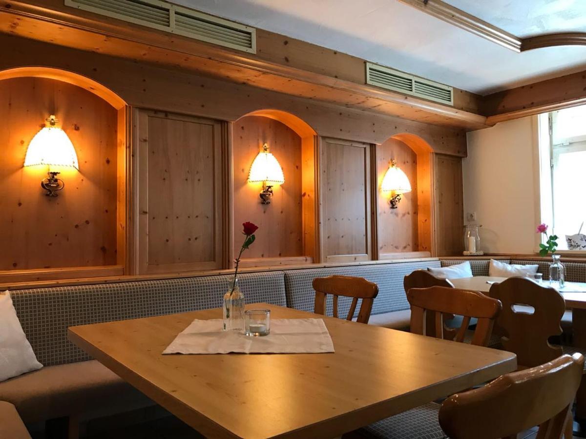 באד אוברקינגן Hotel Hohe Schule מראה חיצוני תמונה